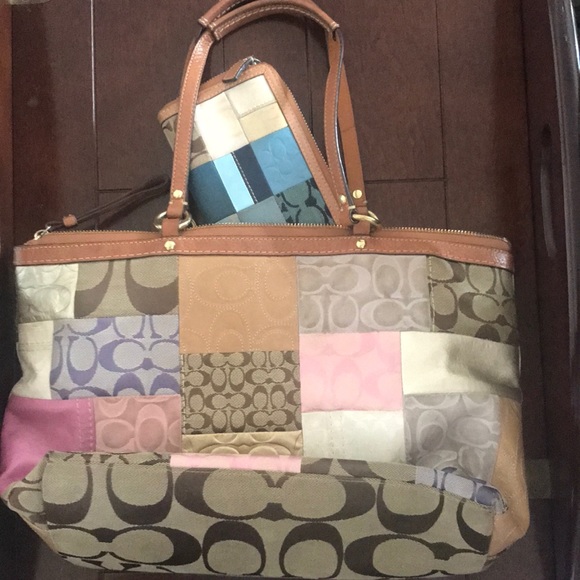 (((Sold))))))Coach Tote - Picture 1 of 8